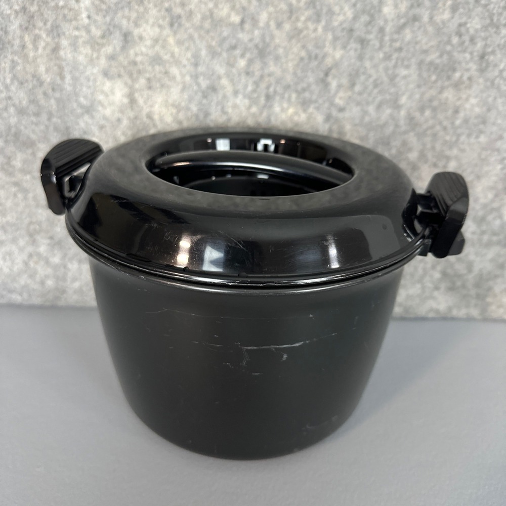Pampered Chef Rice Cooker Black Microwave Steamer Vegetables Locking Lid 2779
